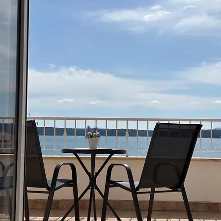 Bed & Breakfast Plava Laguna Zavala