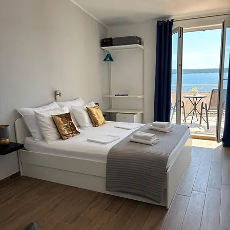 Plava Laguna ベッド・アンド・ブレックファスト 4*