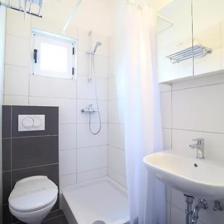 Oda ve Kahvaltı Plava Laguna Zavala