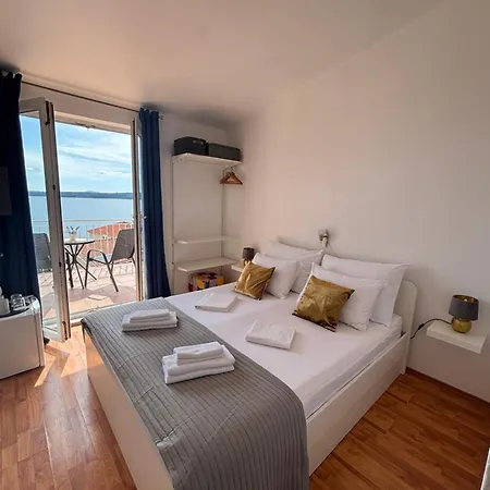 Plava Laguna זבלה