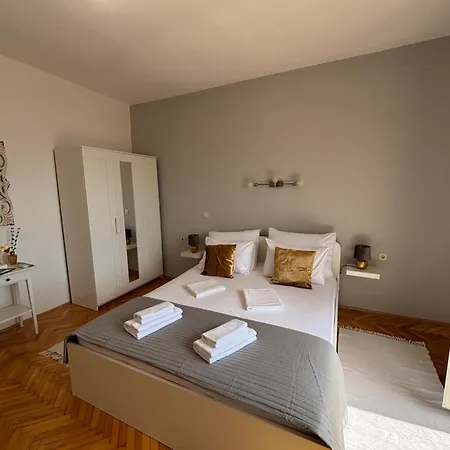 Plava Laguna זבלה