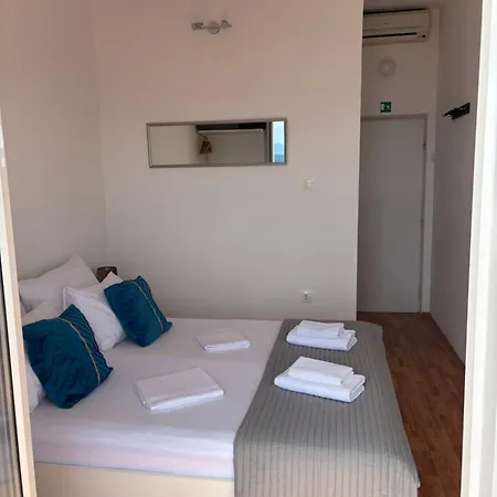 Plava Laguna Bed and Breakfast 4*