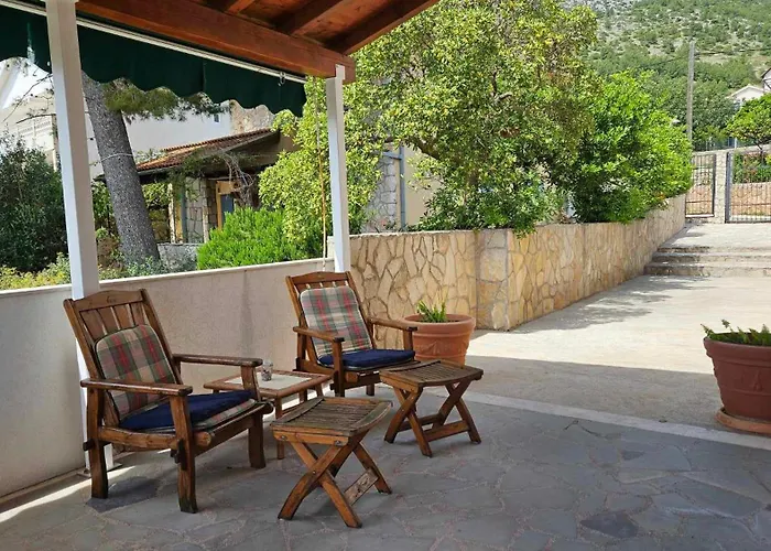 Plava Laguna زافالا