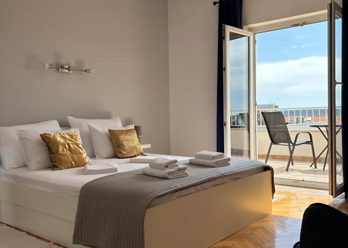 Plava Laguna فندق مبيت وإفطار زافالا