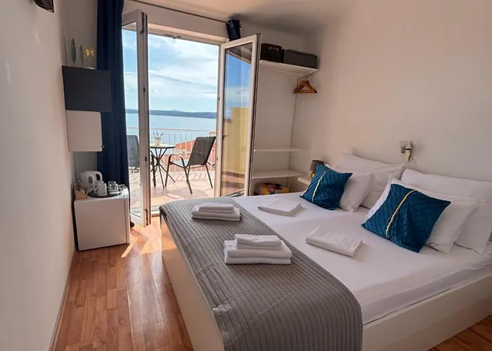 Plava Laguna 4* زافالا
