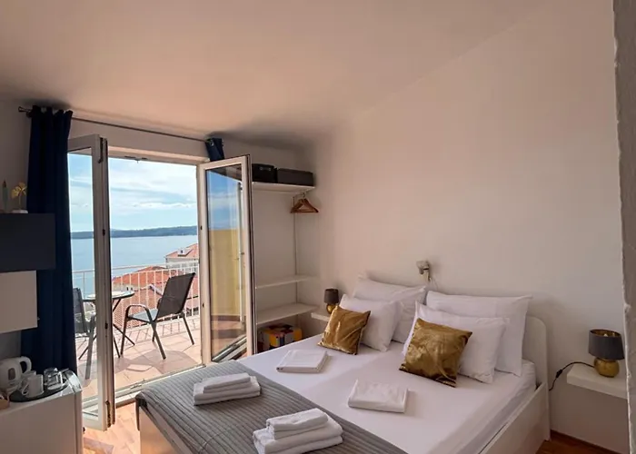 فندق مبيت وإفطار Plava Laguna 4*