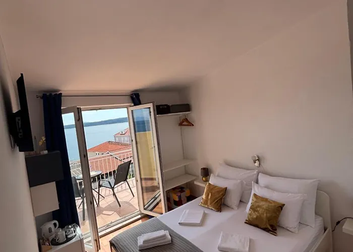 Plava Laguna فندق مبيت وإفطار زافالا