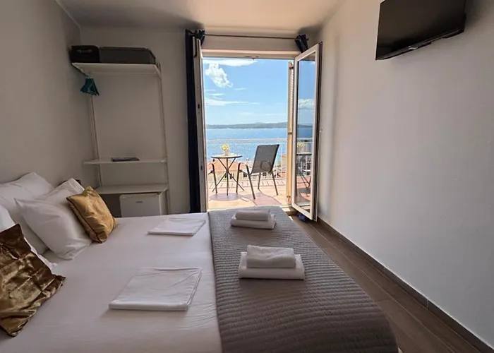 Plava Laguna 4* زافالا